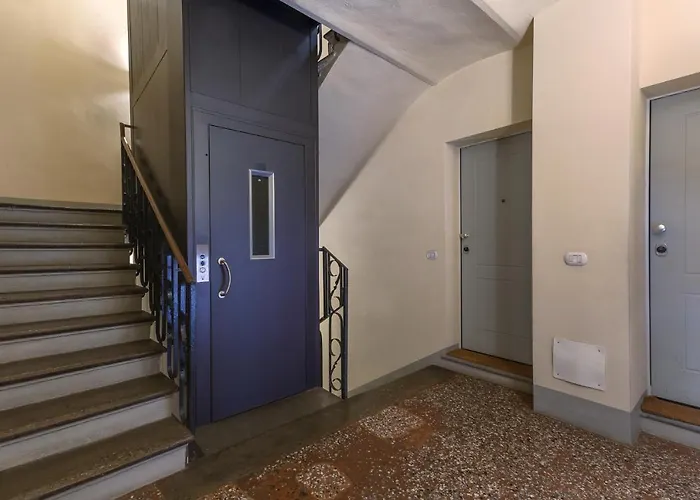 Guesthost - Saragozza District Appartement